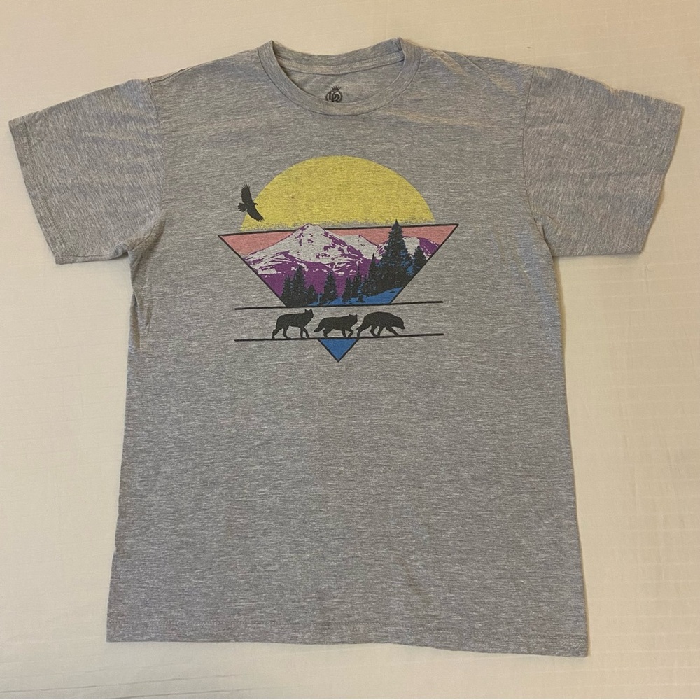 Body Rags Clothing Co Gray Wilderness Wildlife Wolf Eagle Mountains T-Shirt sz M
